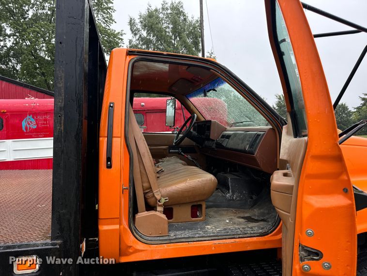 image for item OF9955 1993 Chevrolet  Kodiak C5500 dump flatbed truck
