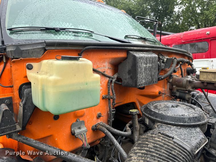 image for item OF9955 1993 Chevrolet  Kodiak C5500 dump flatbed truck