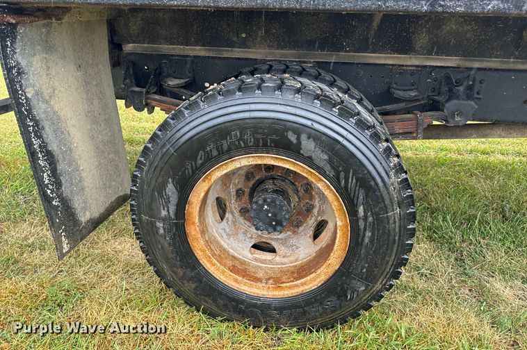 image for item OF9955 1993 Chevrolet  Kodiak C5500 dump flatbed truck