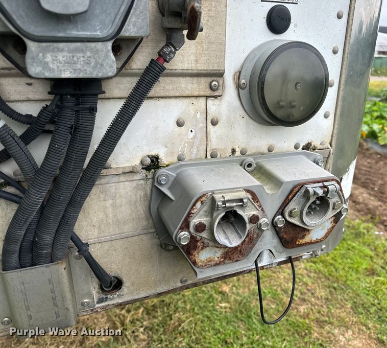 image for item OF9962 2007 Utility Trailer VS2RA refrigerated van trailer