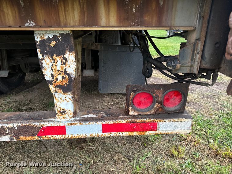 image for item OF9962 2007 Utility Trailer VS2RA refrigerated van trailer