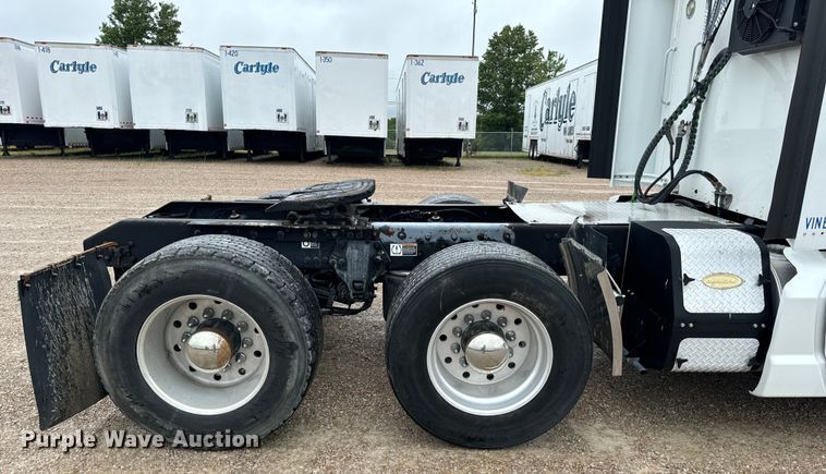 image for item OF9968 2014 Kenworth T660 semi truck