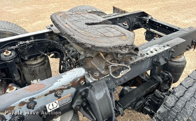 image for item OF9968 2014 Kenworth T660 semi truck