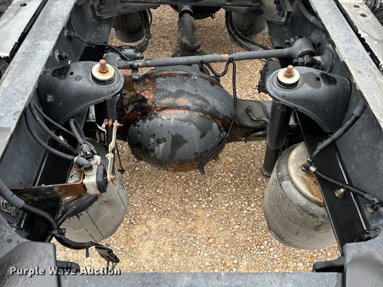 image for item OF9968 2014 Kenworth T660 semi truck