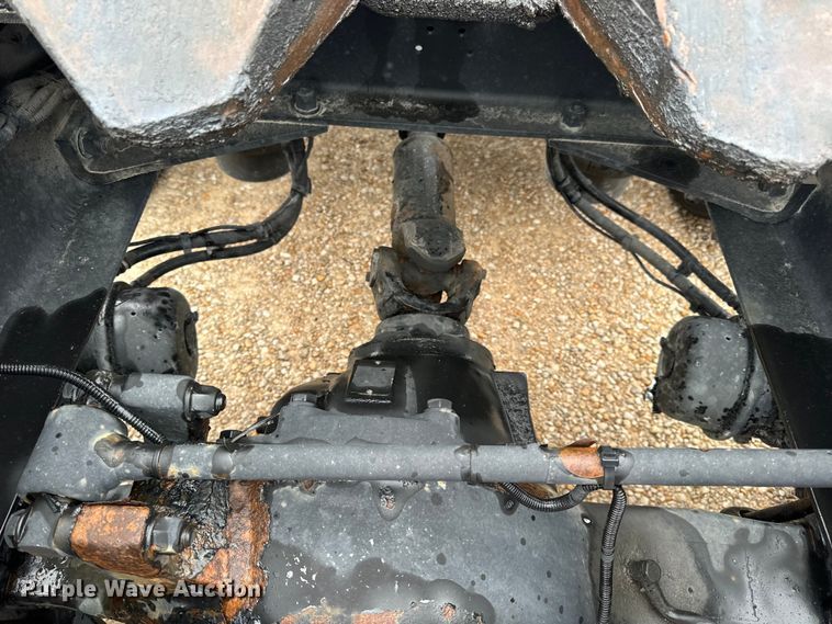 image for item OF9968 2014 Kenworth T660 semi truck