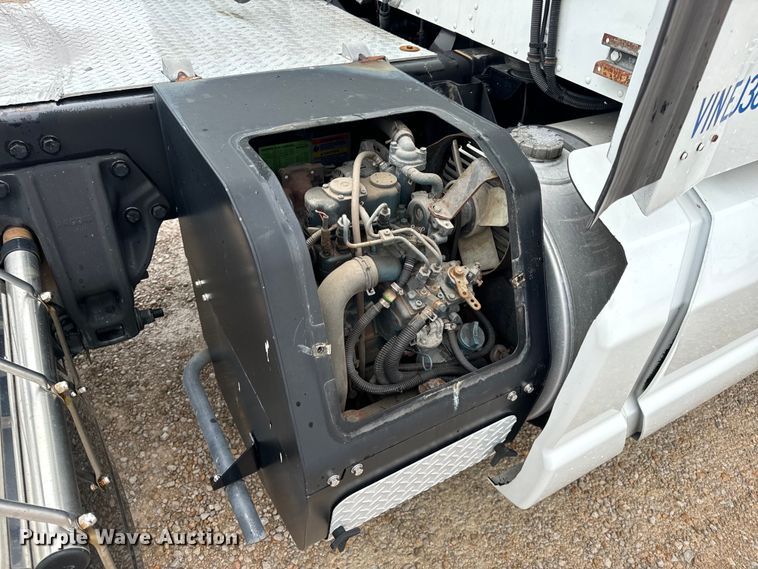 image for item OF9968 2014 Kenworth T660 semi truck