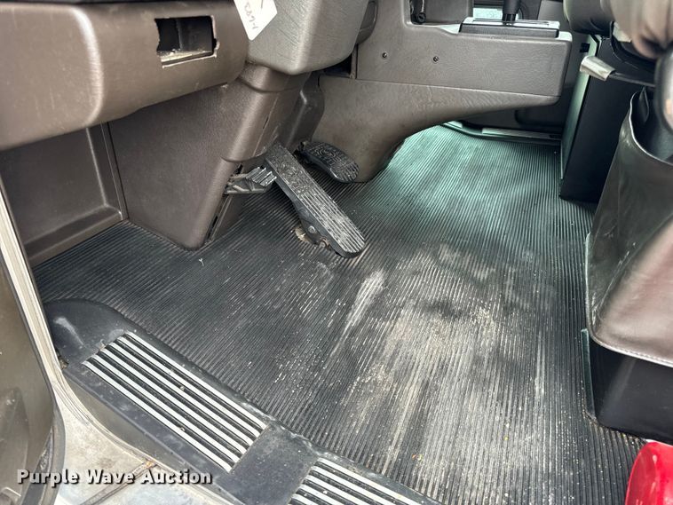 image for item OF9968 2014 Kenworth T660 semi truck