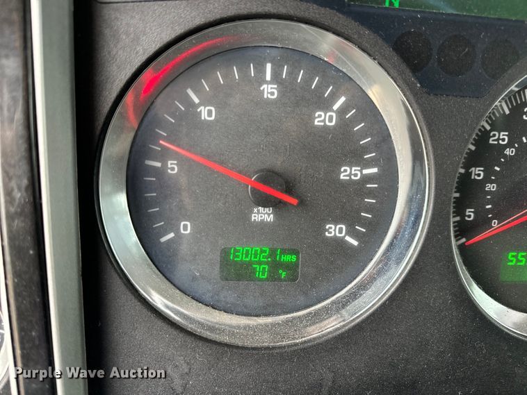 image for item OF9968 2014 Kenworth T660 semi truck