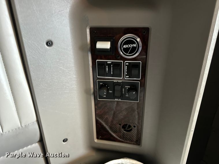 image for item OF9968 2014 Kenworth T660 semi truck