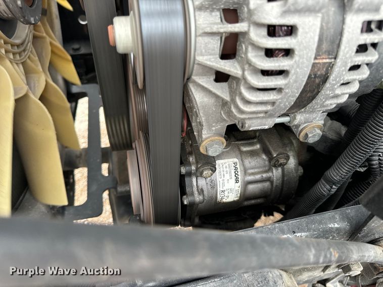 image for item OF9968 2014 Kenworth T660 semi truck