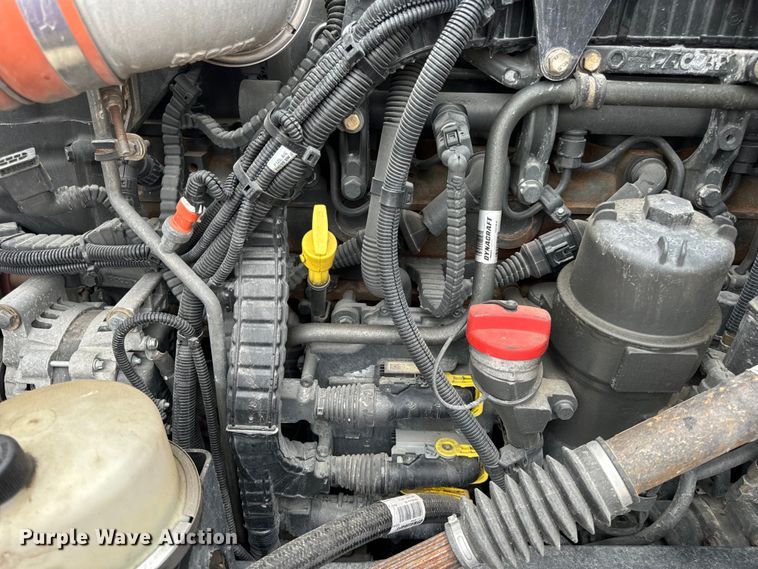 image for item OF9968 2014 Kenworth T660 semi truck