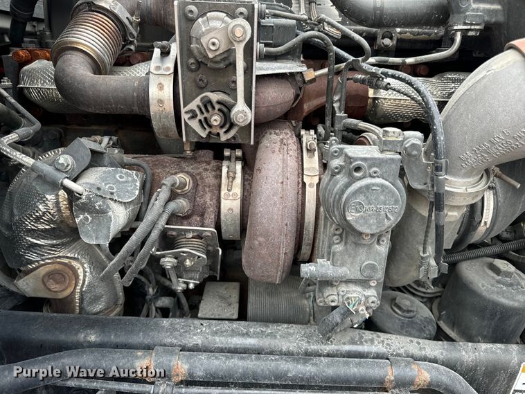 image for item OF9968 2014 Kenworth T660 semi truck