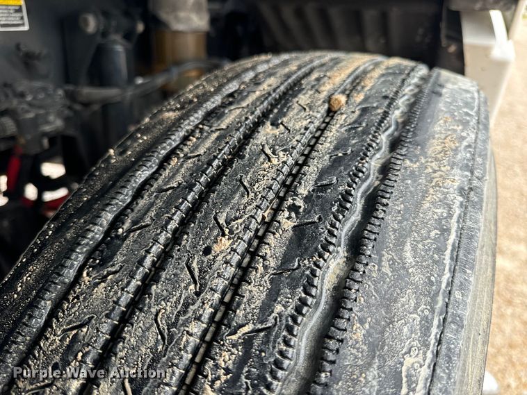 image for item OF9968 2014 Kenworth T660 semi truck