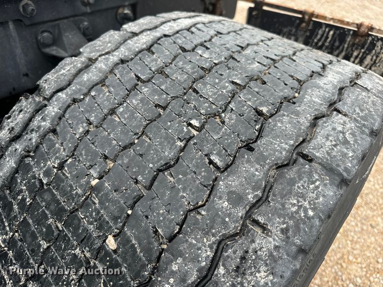 image for item OF9968 2014 Kenworth T660 semi truck