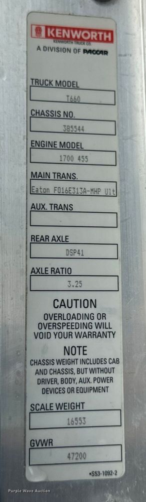 image for item OF9968 2014 Kenworth T660 semi truck