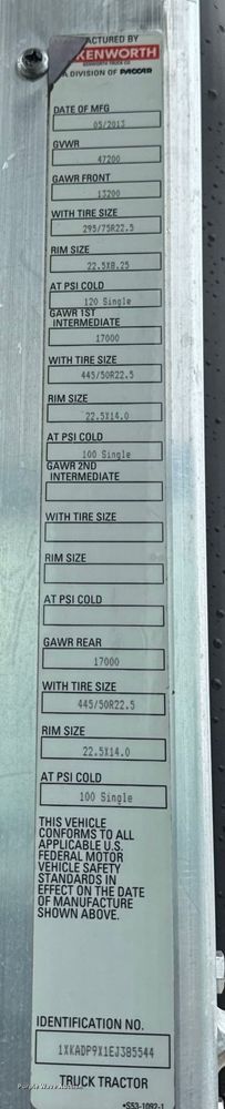 image for item OF9968 2014 Kenworth T660 semi truck