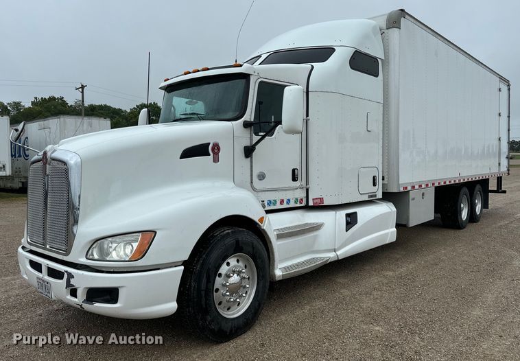image for item OF9969 2013 Kenworth T660 box truck