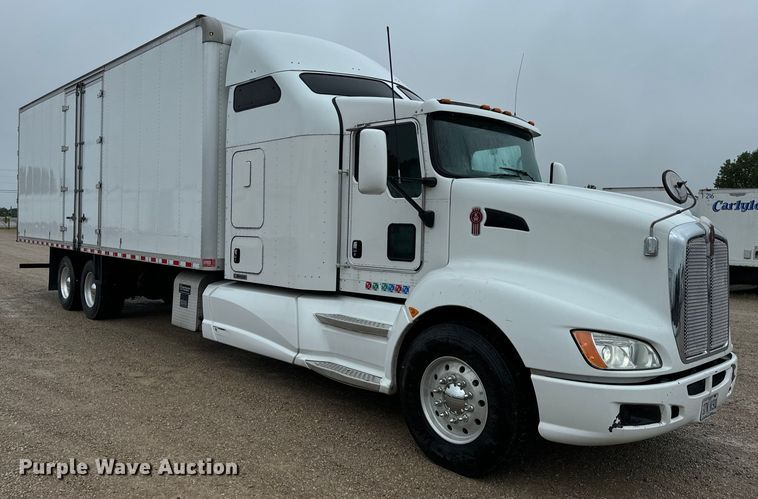 image for item OF9969 2013 Kenworth T660 box truck