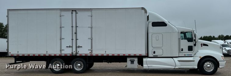 image for item OF9969 2013 Kenworth T660 box truck