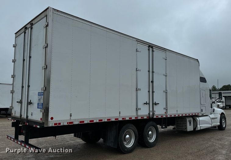 image for item OF9969 2013 Kenworth T660 box truck