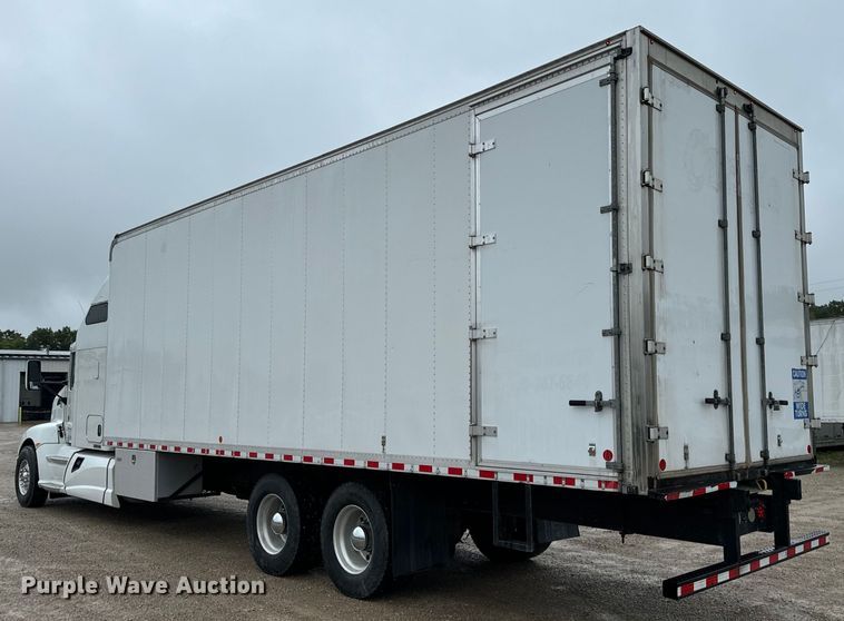 image for item OF9969 2013 Kenworth T660 box truck