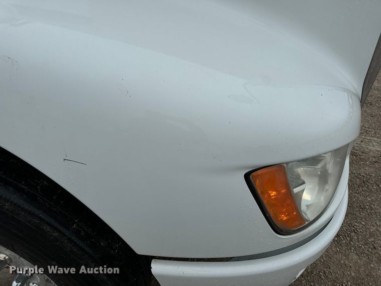 image for item OF9969 2013 Kenworth T660 box truck