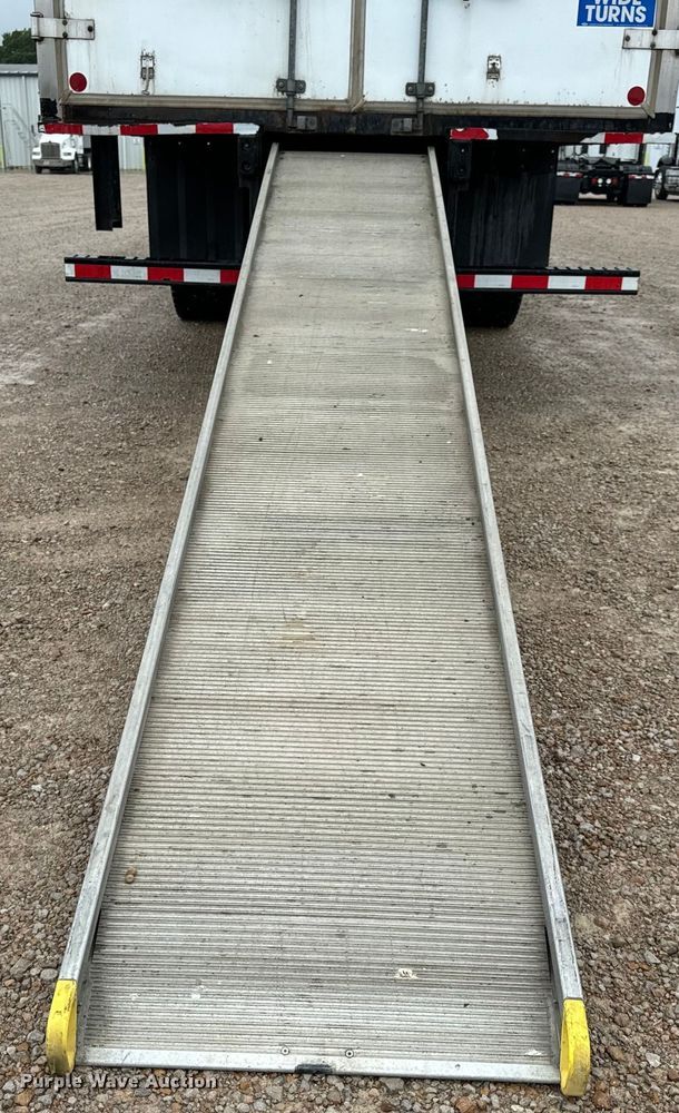 image for item OF9969 2013 Kenworth T660 box truck