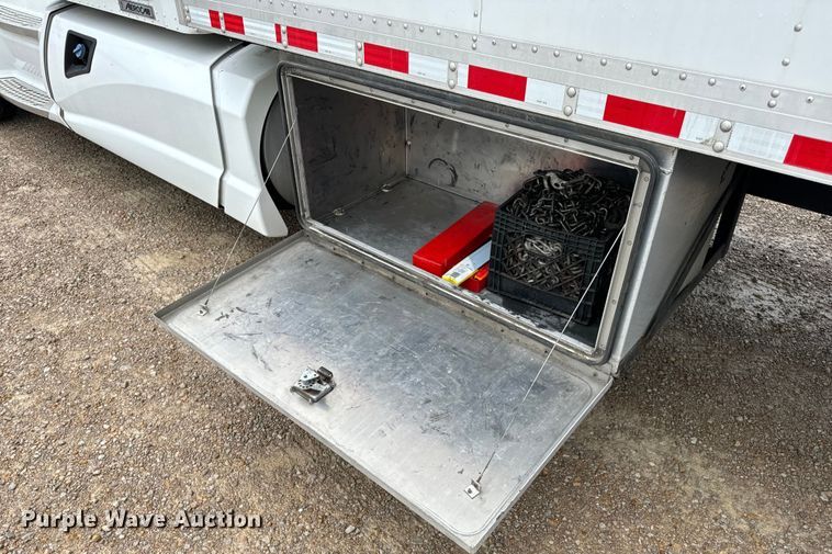 image for item OF9969 2013 Kenworth T660 box truck