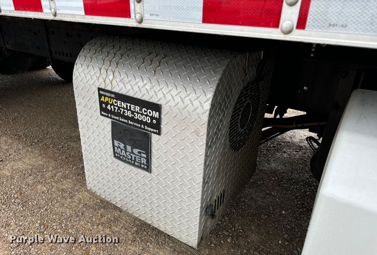 image for item OF9969 2013 Kenworth T660 box truck