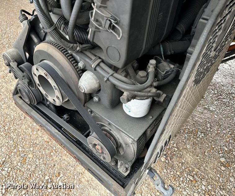 image for item OF9969 2013 Kenworth T660 box truck