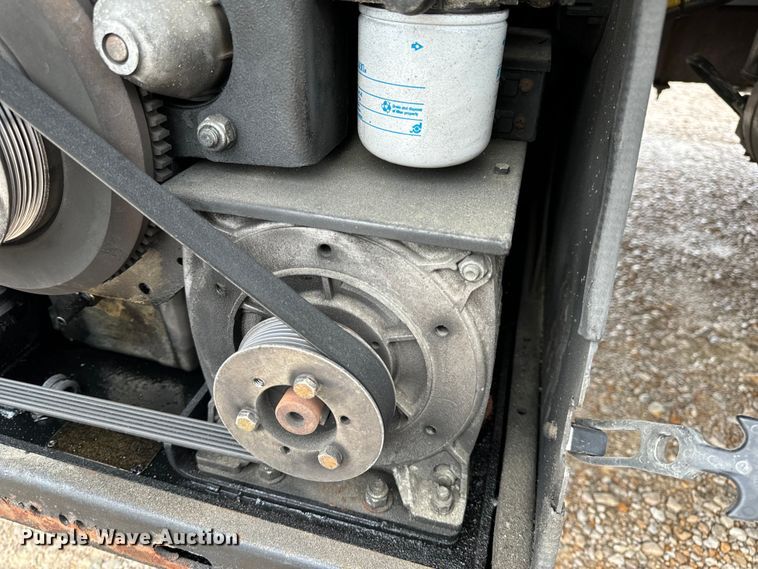 image for item OF9969 2013 Kenworth T660 box truck