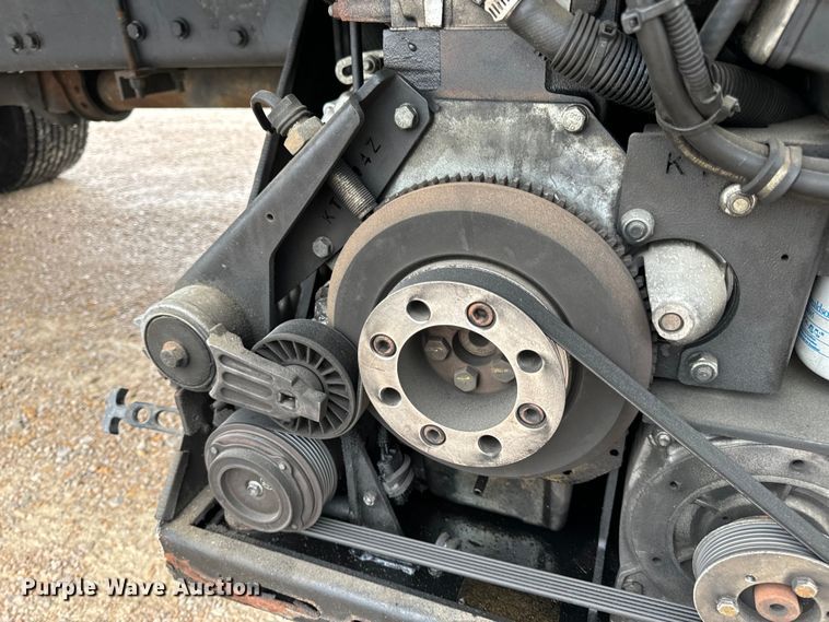 image for item OF9969 2013 Kenworth T660 box truck