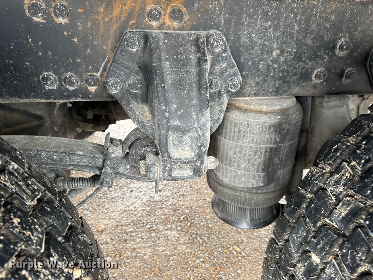 image for item OF9969 2013 Kenworth T660 box truck