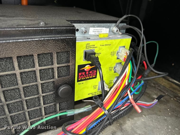 image for item OF9969 2013 Kenworth T660 box truck