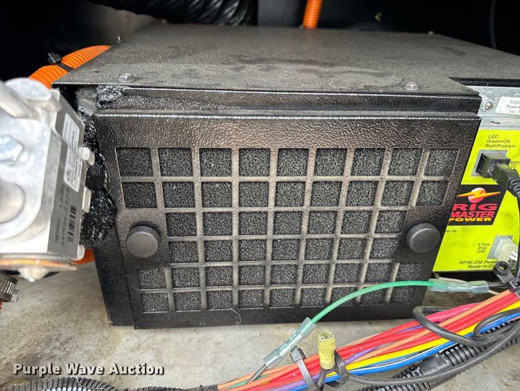 image for item OF9969 2013 Kenworth T660 box truck