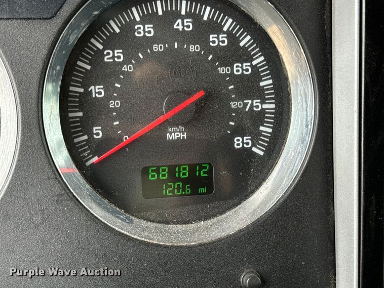 image for item OF9969 2013 Kenworth T660 box truck