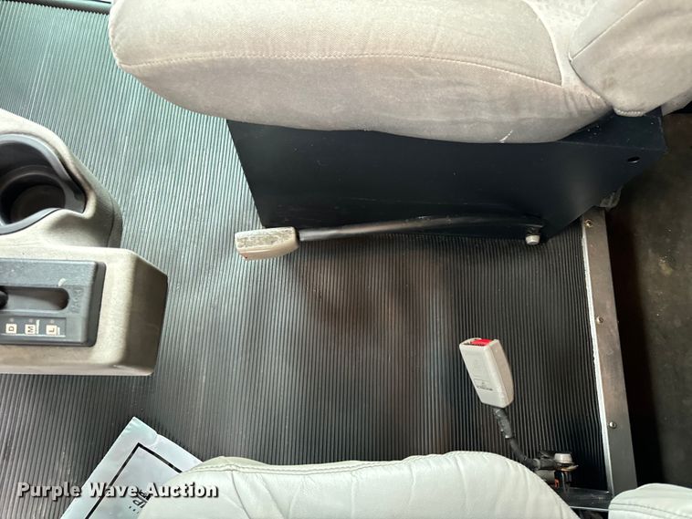 image for item OF9969 2013 Kenworth T660 box truck