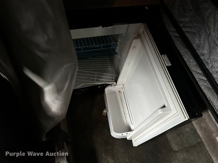 image for item OF9969 2013 Kenworth T660 box truck