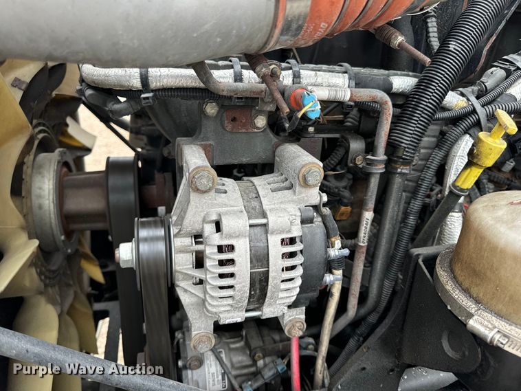 image for item OF9969 2013 Kenworth T660 box truck