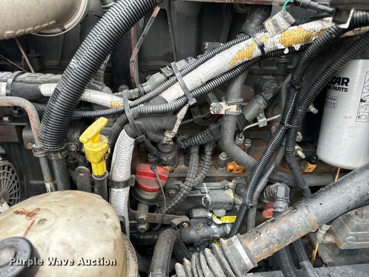 image for item OF9969 2013 Kenworth T660 box truck