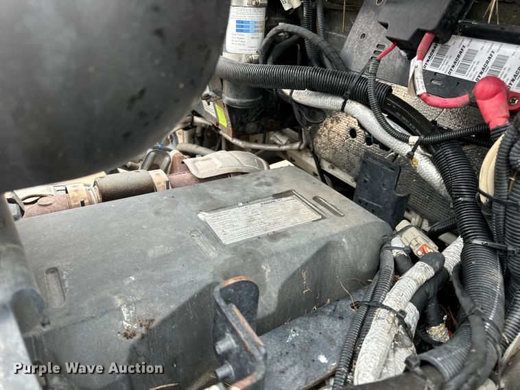 image for item OF9969 2013 Kenworth T660 box truck