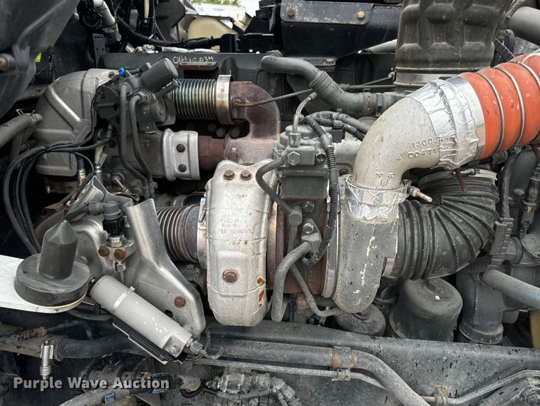 image for item OF9969 2013 Kenworth T660 box truck