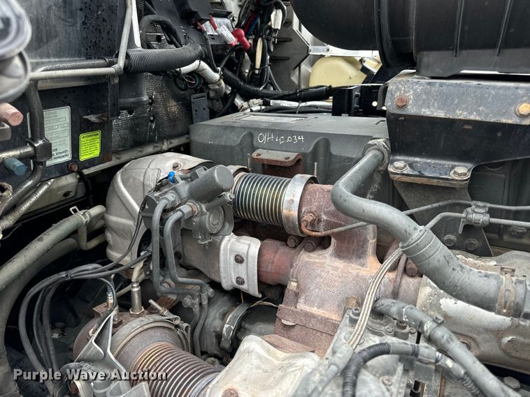 image for item OF9969 2013 Kenworth T660 box truck