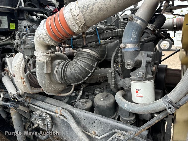 image for item OF9969 2013 Kenworth T660 box truck