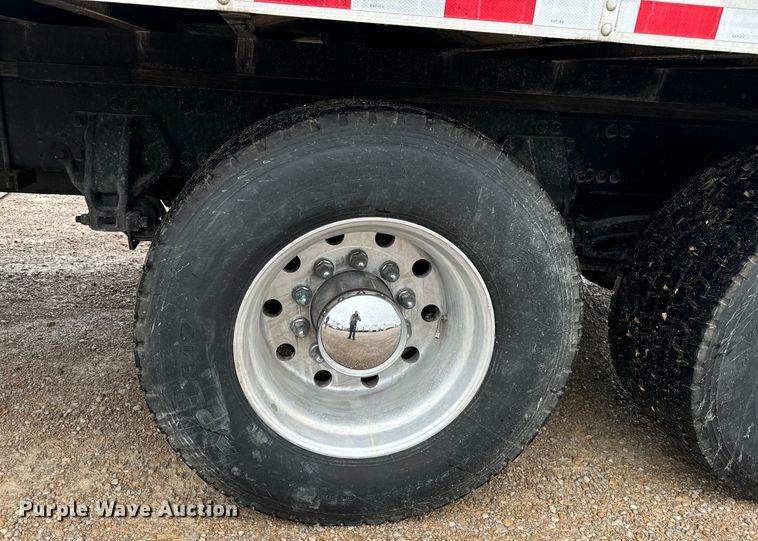 image for item OF9969 2013 Kenworth T660 box truck