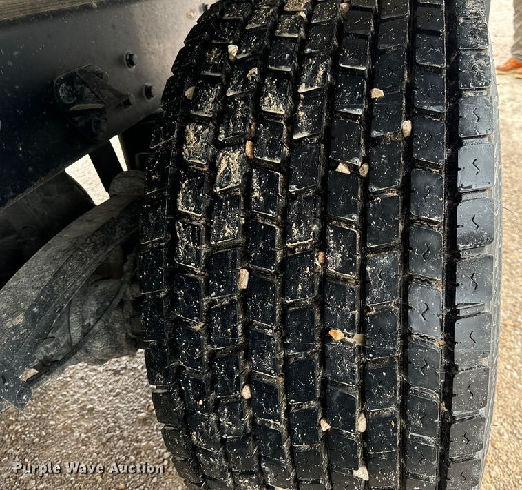 image for item OF9969 2013 Kenworth T660 box truck