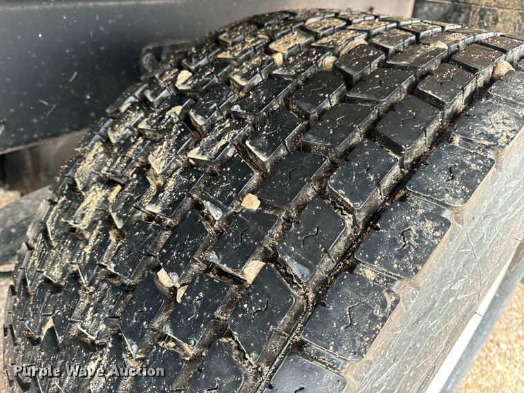 image for item OF9969 2013 Kenworth T660 box truck