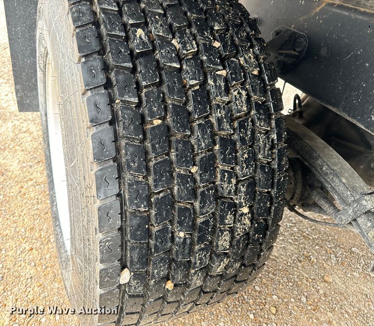 image for item OF9969 2013 Kenworth T660 box truck