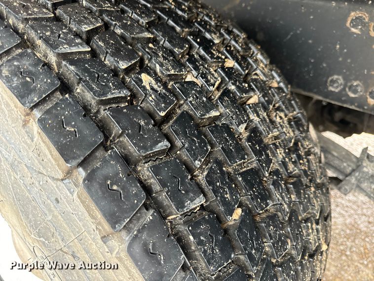 image for item OF9969 2013 Kenworth T660 box truck