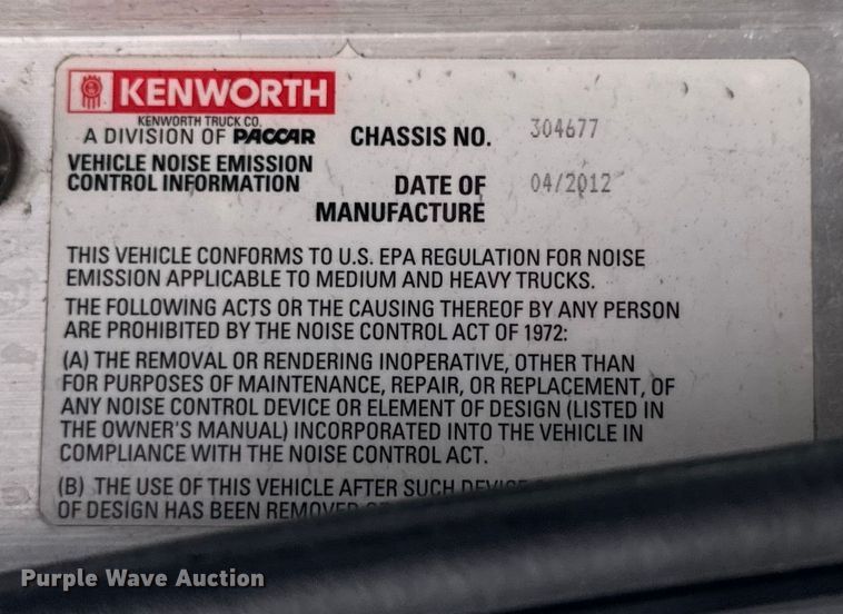 image for item OF9969 2013 Kenworth T660 box truck